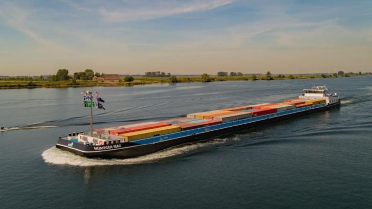 Schone Scheepvaart met binnenvaartschip Nijmegen Max