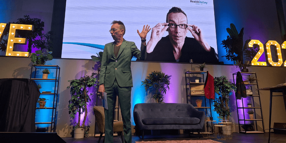 Dolf Jansen geeft introductie