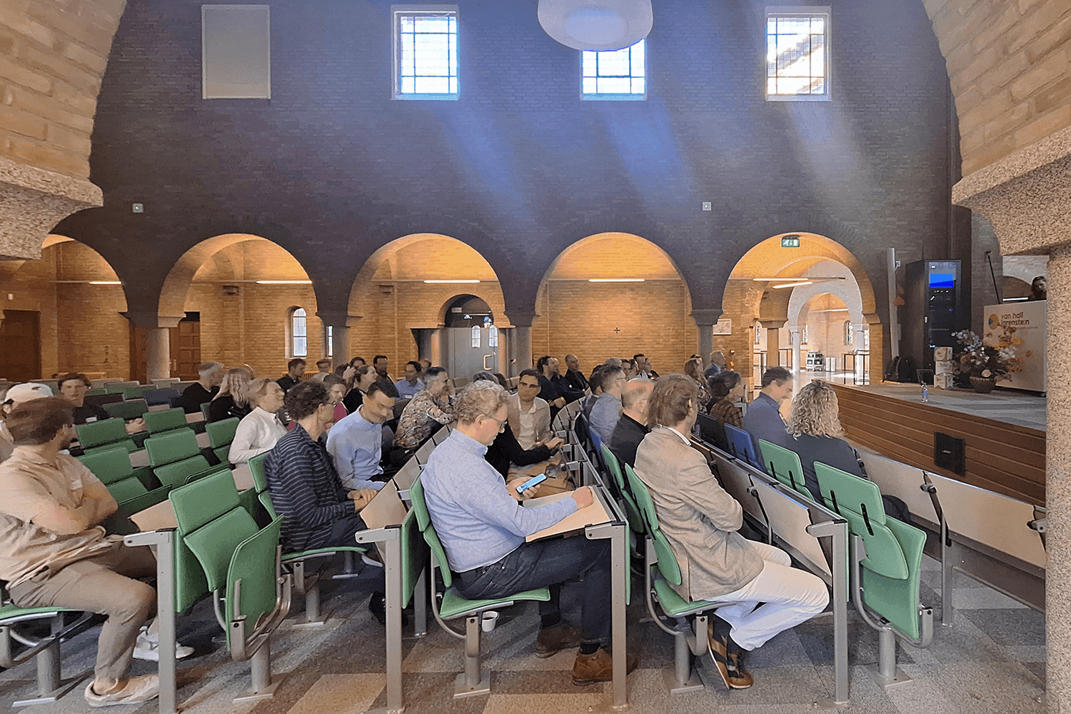 publiek in de kapel